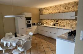 6 room, 230m2 House for sale in Puissalicon - 339 000 € *