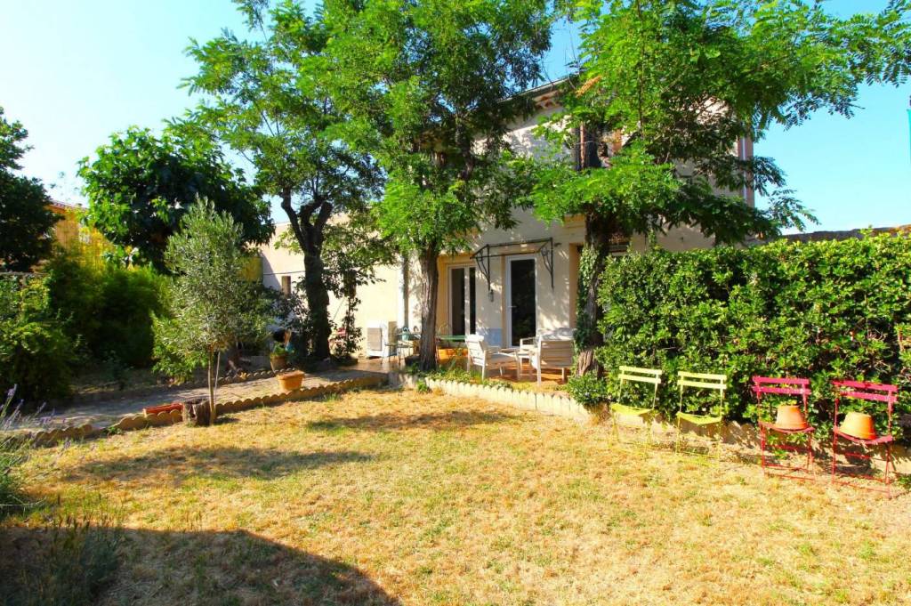 7 room, 138m2 House for sale in Roujan - 380 000 € *