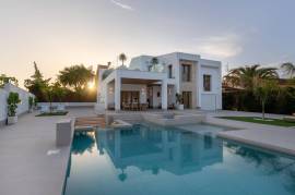 Luxury villa 800 metres from the sea in Campoamor, Costa Blanca South
