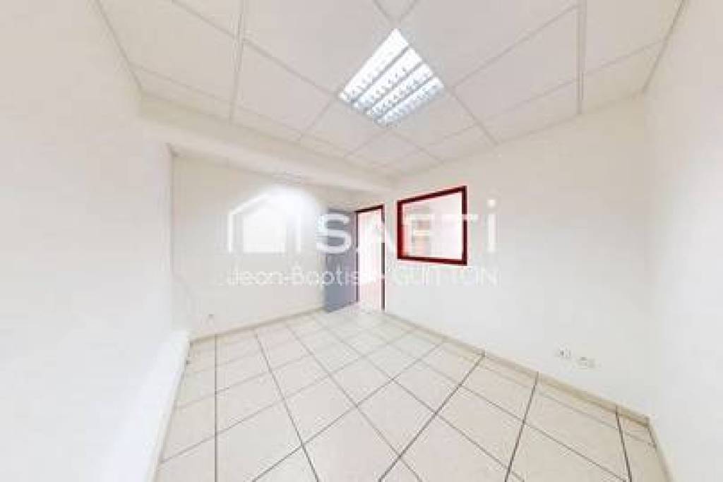 Local professionnel, bureau, ZFU, FDF, 10 m2