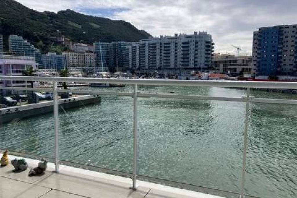 Lovely Studio apartment in Marina Club, Gibraltar