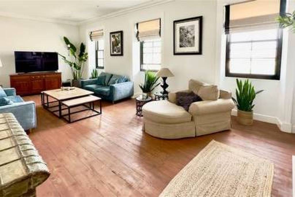 Beautiful 4 bedroom apartment in Town Area, Gibraltar