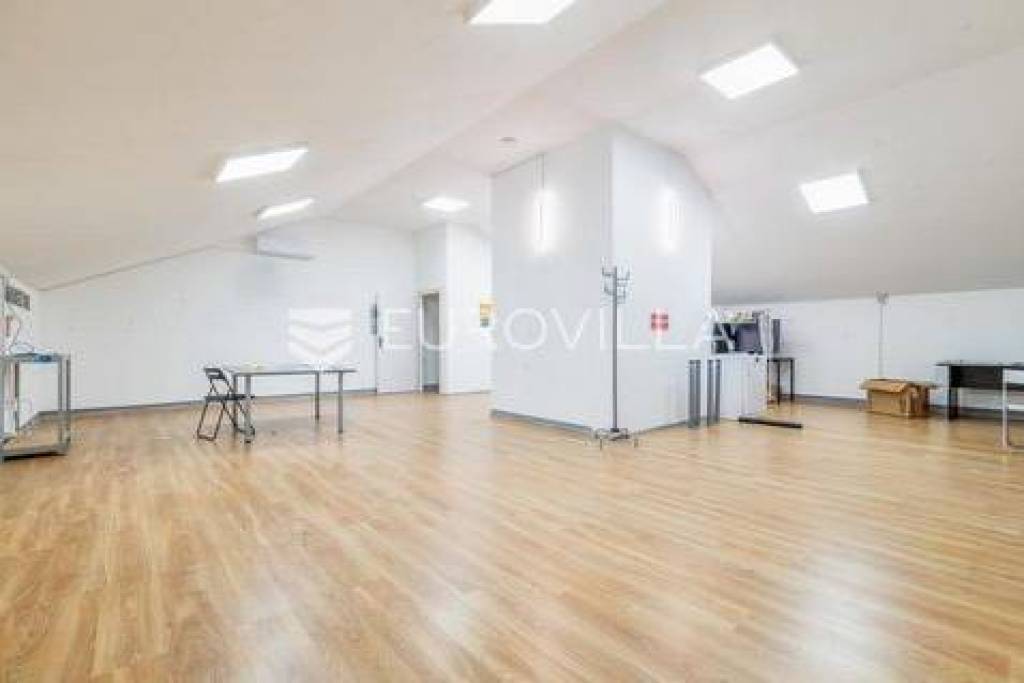 Zagreb, Botinec, commercial space 800 m2 for office and storage purposes