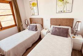 2 Bedroom Apartment in Port Royal Complex For Sale In Los Cristianos LP23886