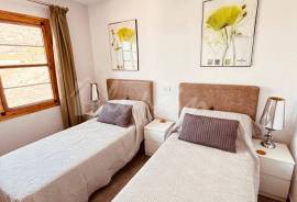 2 Bedroom Apartment in Port Royal Complex For Sale In Los Cristianos LP23886