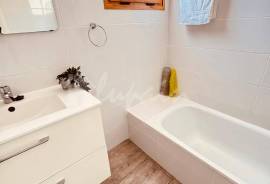 2 Bedroom Apartment in Port Royal Complex For Sale In Los Cristianos LP23886