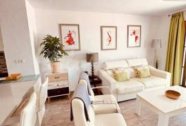 2 Bedroom Apartment in Port Royal Complex For Sale In Los Cristianos LP23886