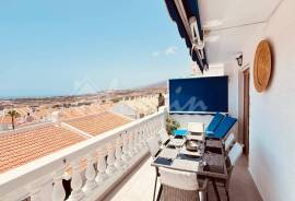 2 Bedroom Apartment in Port Royal Complex For Sale In Los Cristianos LP23886