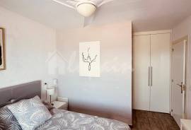 2 Bedroom Apartment in Port Royal Complex For Sale In Los Cristianos LP23886