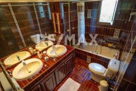 Maisonette 430 sq.m for sale