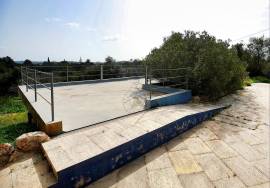 Portuguese farmhouse on 23.400 m2 land on the top of a hill with unobstructed views of the sea, countryside and Monchique mountains
