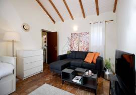 Portuguese farmhouse on 23.400 m2 land on the top of a hill with unobstructed views of the sea, countryside and Monchique mountains