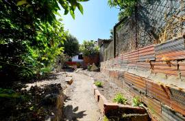 Traditional 3 bedroom villa with 3 plots for construction