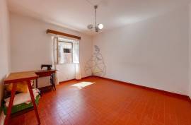 Traditional 3 bedroom villa with 3 plots for construction