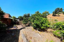 Traditional 3 bedroom villa with 3 plots for construction