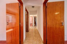 Traditional 3 bedroom villa with 3 plots for construction