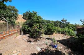 Traditional 3 bedroom villa with 3 plots for construction