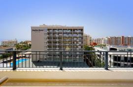 ANNUAL RENTAL - LUXURY PENTHOUSE 4 BEDROOM , SEA AND RIVER VIEWS IN PRAIA DA ROCHA