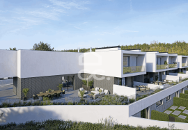New 4 bedroom villa, with garden and terrace, in a private condominium with swimming pool, next to the Retail Park in Eiras.