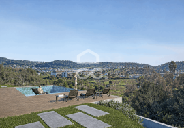 New 4 bedroom villa, with garden and terrace, in a private condominium with swimming pool, next to the Retail Park in Eiras.