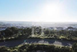 Terreno Urbano com PIP aprovado e vista para o Castelo de Leiria