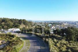 Terreno Urbano com PIP aprovado e vista para o Castelo de Leiria