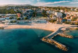 4-Bedroom House in Bairro do Rosário, Cascais – Comfort, Space, and Prime Location
We present this magnificent 4-bedroom house located in the prestigious Bairro do Rosário, one of the most sought-after residential areas in Cascais