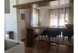 4-Bedroom House in Bairro do Rosário, Cascais – Comfort, Space, and Prime Location
We present this magnificent 4-bedroom house located in the prestigious Bairro do Rosário, one of the most sought-after residential areas in Cascais
