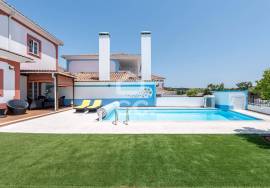 4-Bedroom Villa in a Private Condominium – Carvalhal, Bombarral
