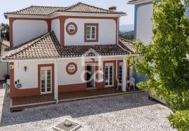 4-Bedroom Villa in a Private Condominium – Carvalhal, Bombarral
