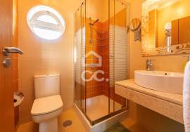 4-Bedroom Villa in a Private Condominium – Carvalhal, Bombarral