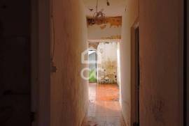 Ruin - Lajes