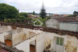 Ruin - Lajes