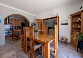 Elegant 4-Bedroom Villa with Heated Pool and Sea Views