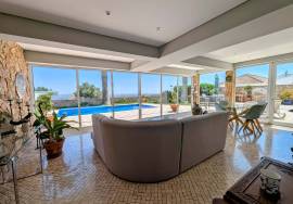 Elegant 4-Bedroom Villa with Heated Pool and Sea Views