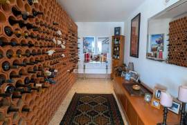 Elegant 4-Bedroom Villa with Heated Pool and Sea Views
