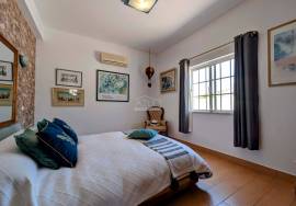 Elegant 4-Bedroom Villa with Heated Pool and Sea Views