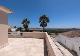 Elegant 4-Bedroom Villa with Heated Pool and Sea Views