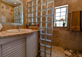 Elegant 4-Bedroom Villa with Heated Pool and Sea Views