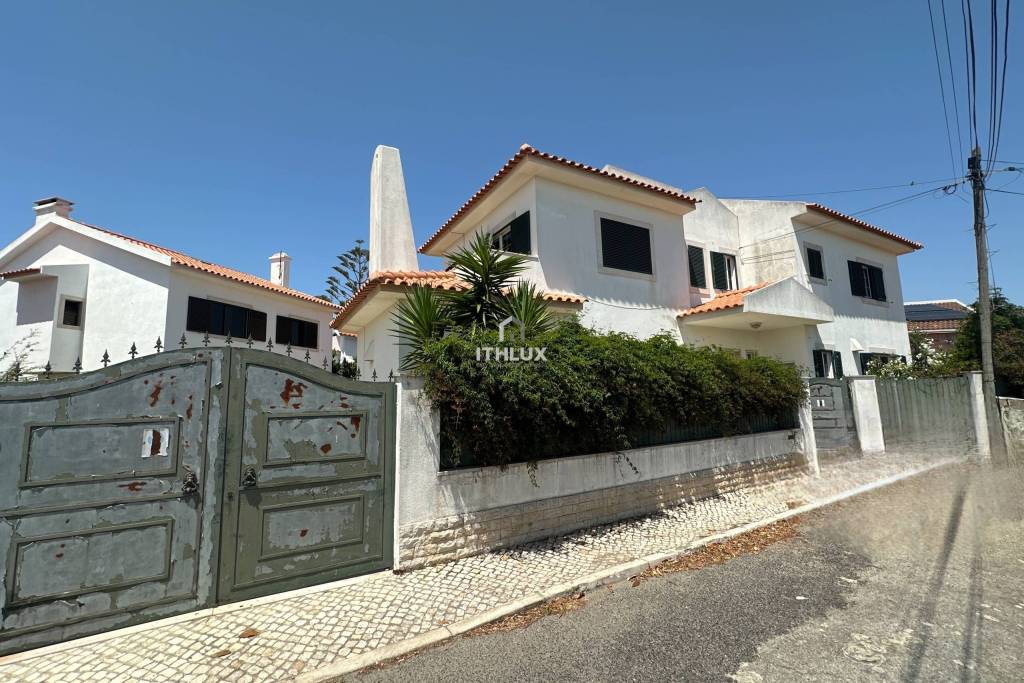 Villa, 216 m², For Sale, 5 Bedrooms, 3 Suites, 4 Bathrooms, 2 Living Rooms with Fireplace, Parking, Copper, Cascais
