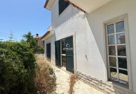 Villa, 216 m², For Sale, 5 Bedrooms, 3 Suites, 4 Bathrooms, 2 Living Rooms with Fireplace, Parking, Copper, Cascais