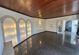 Villa, 216 m², For Sale, 5 Bedrooms, 3 Suites, 4 Bathrooms, 2 Living Rooms with Fireplace, Parking, Copper, Cascais