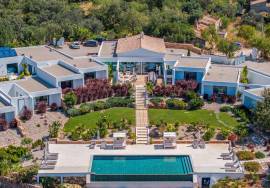 Magnificent 12-bedroom Boutique Hotel with breath-taking sea views in the Hills of Loulé