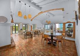 Magnificent 12-bedroom Boutique Hotel with breath-taking sea views in the Hills of Loulé