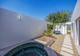 Magnificent 12-bedroom Boutique Hotel with breath-taking sea views in the Hills of Loulé