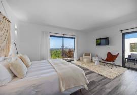 Magnificent 12-bedroom Boutique Hotel with breath-taking sea views in the Hills of Loulé