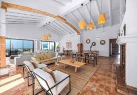 Magnificent 12-bedroom Boutique Hotel with breath-taking sea views in the Hills of Loulé