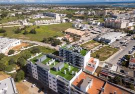 Last new 2 bedroom apartment inserted in a condominium with swimming pool located in Olhão
