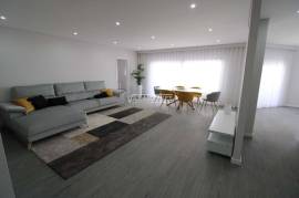 Last new 2 bedroom apartment inserted in a condominium with swimming pool located in Olhão