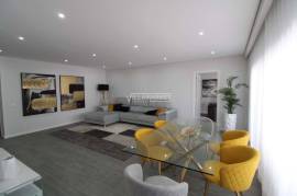 Last new 2 bedroom apartment inserted in a condominium with swimming pool located in Olhão